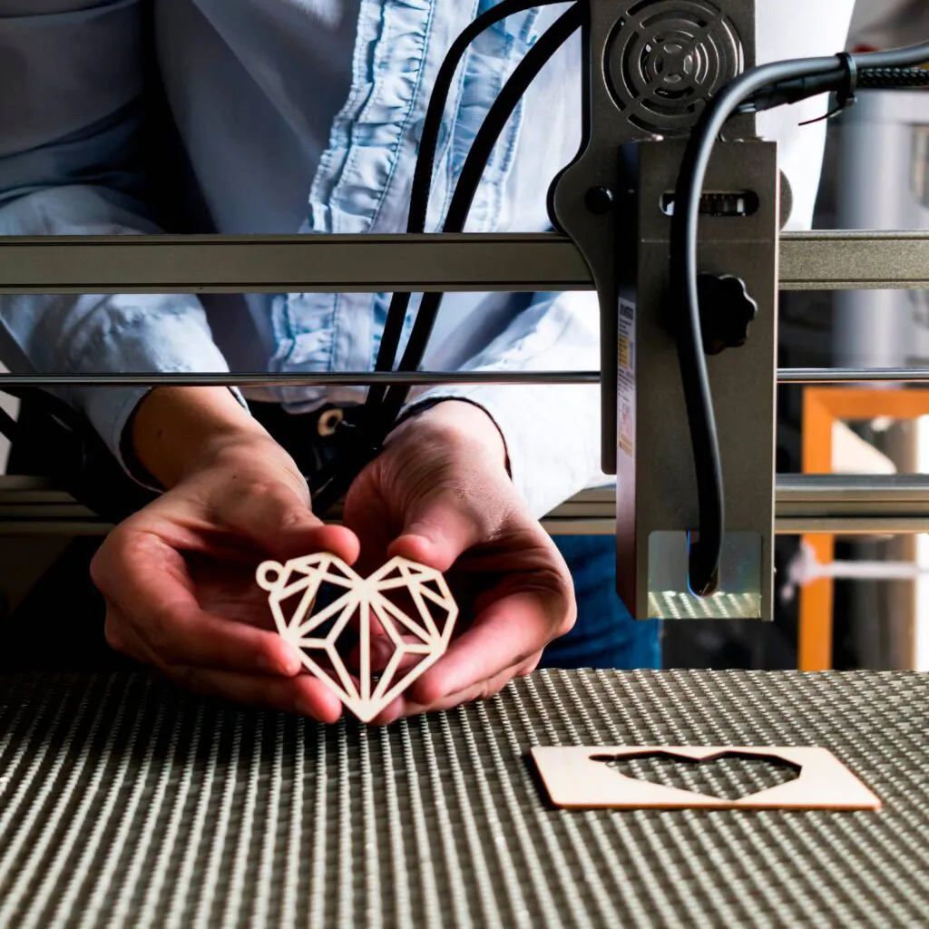 Laserlõikus ja lasergraveerimine