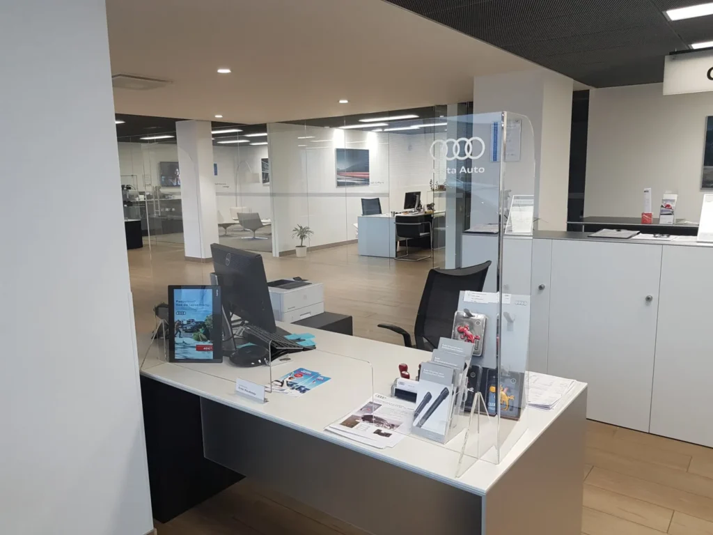 Pleksiklaasi painutamine